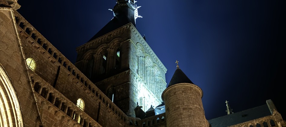 Une Journée Inoubliable au Mont Saint-Michel avec les réseaux Primum Auto et Car's